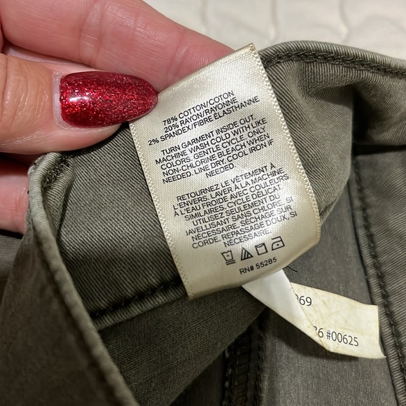 Express Cargo Pants, khaki green, size 2 stretch, cropped straight high-rise - Picture 6 of 6